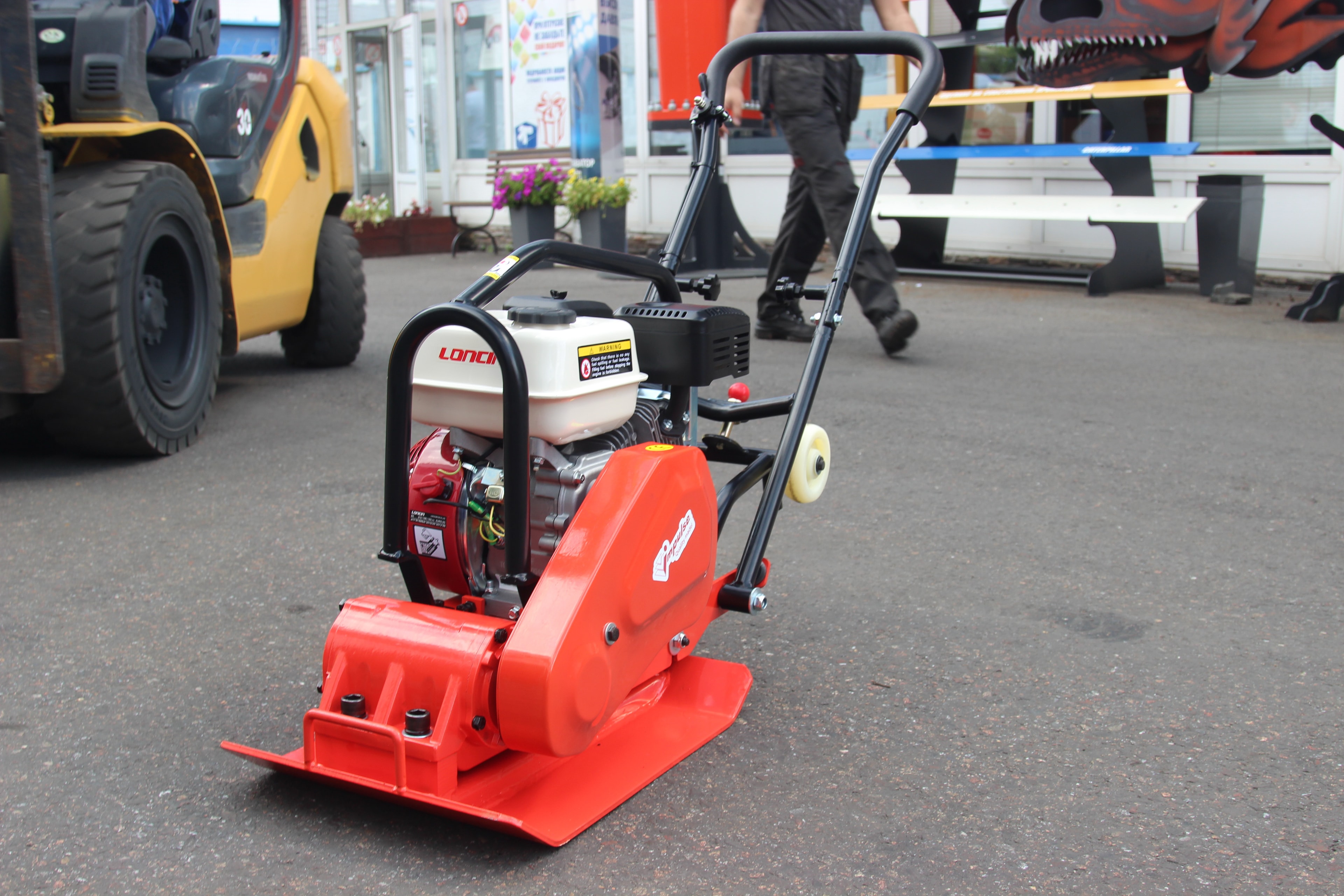 Виброплита Impulse VP60L Loncin G200F (колеса), фото 2
